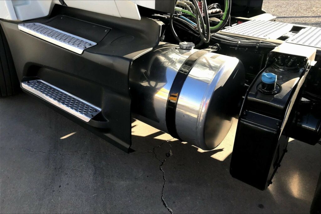 2021 CUM LT625 6×4 Day Cab