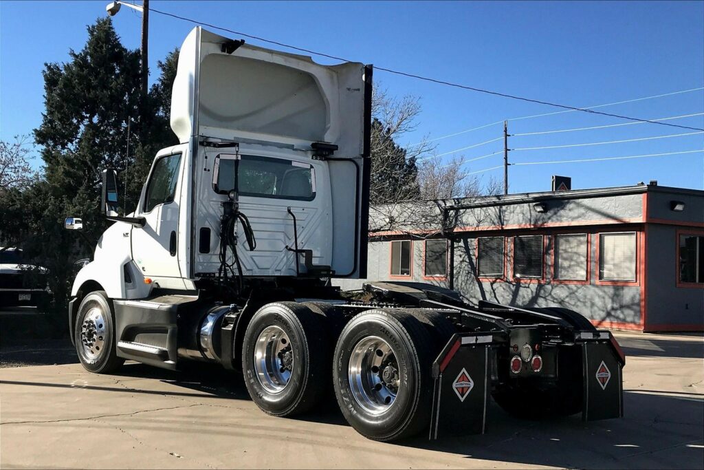 2021 CUM LT625 6×4 Day Cab