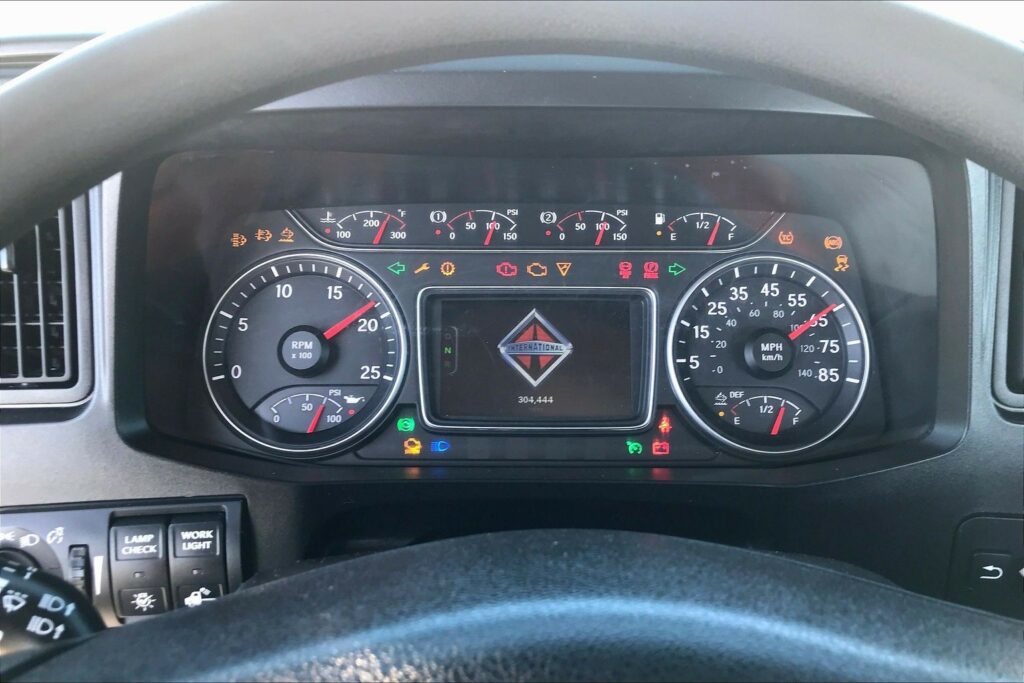 2021 CUM LT625 6×4 Day Cab