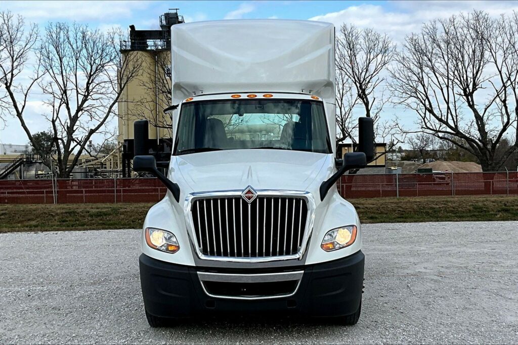 2021 CUM LT625 6×4 Day Cab