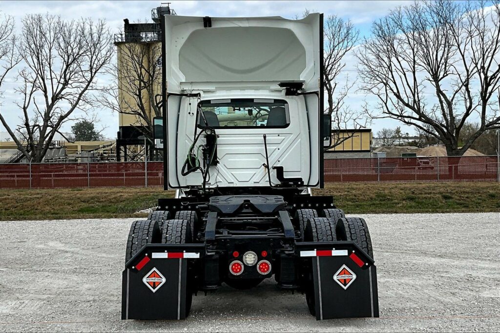 2021 CUM LT625 6×4 Day Cab