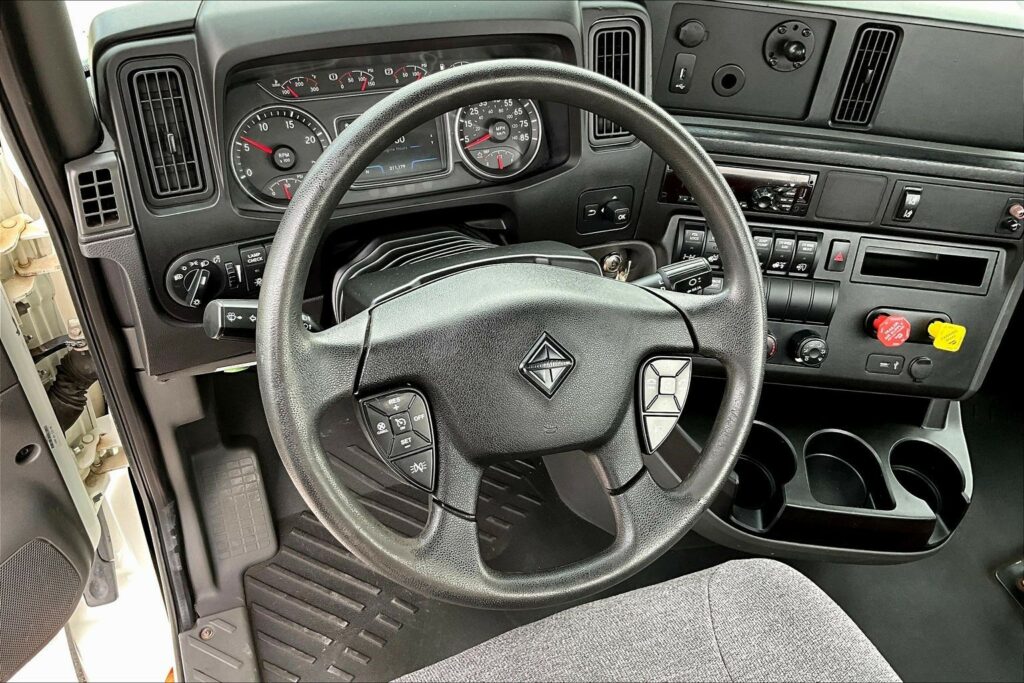 2021 CUM LT625 6×4 Day Cab