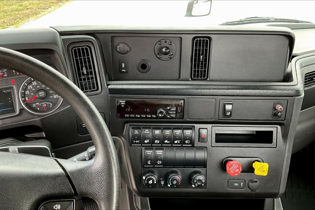 2021 CUM LT625 6×4 Day Cab