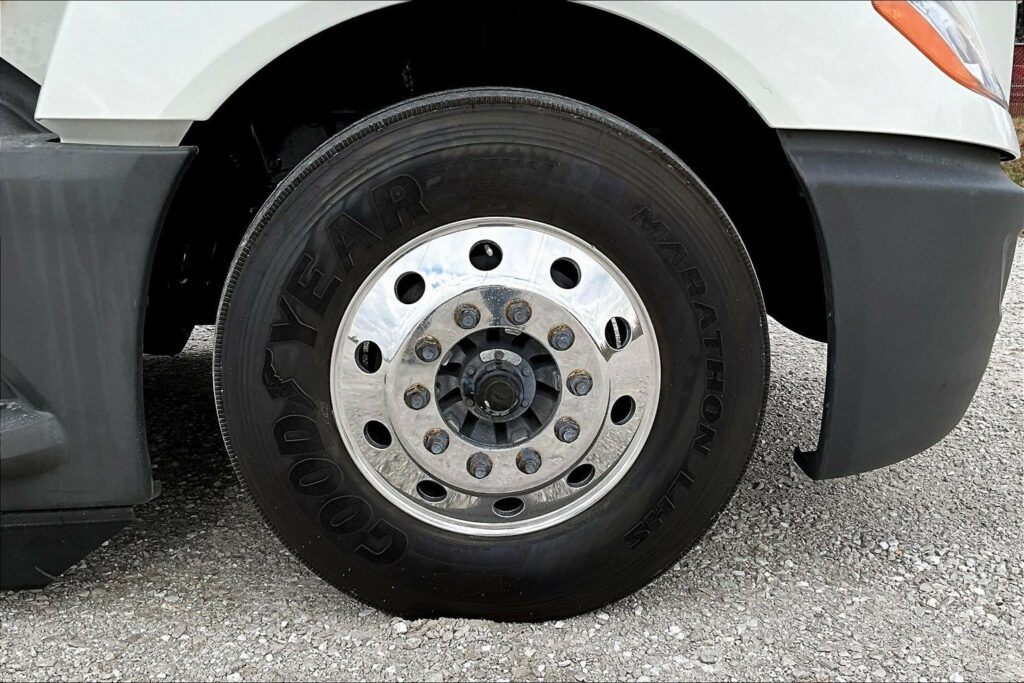 2021 CUM LT625 6×4 Day Cab