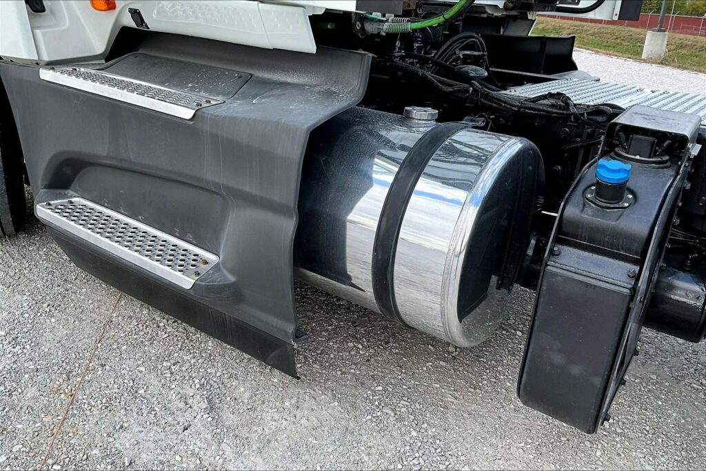 2021 CUM LT625 6×4 Day Cab