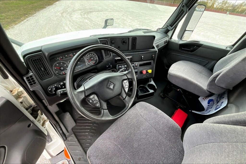 2021 CUM LT625 6×4 Day Cab