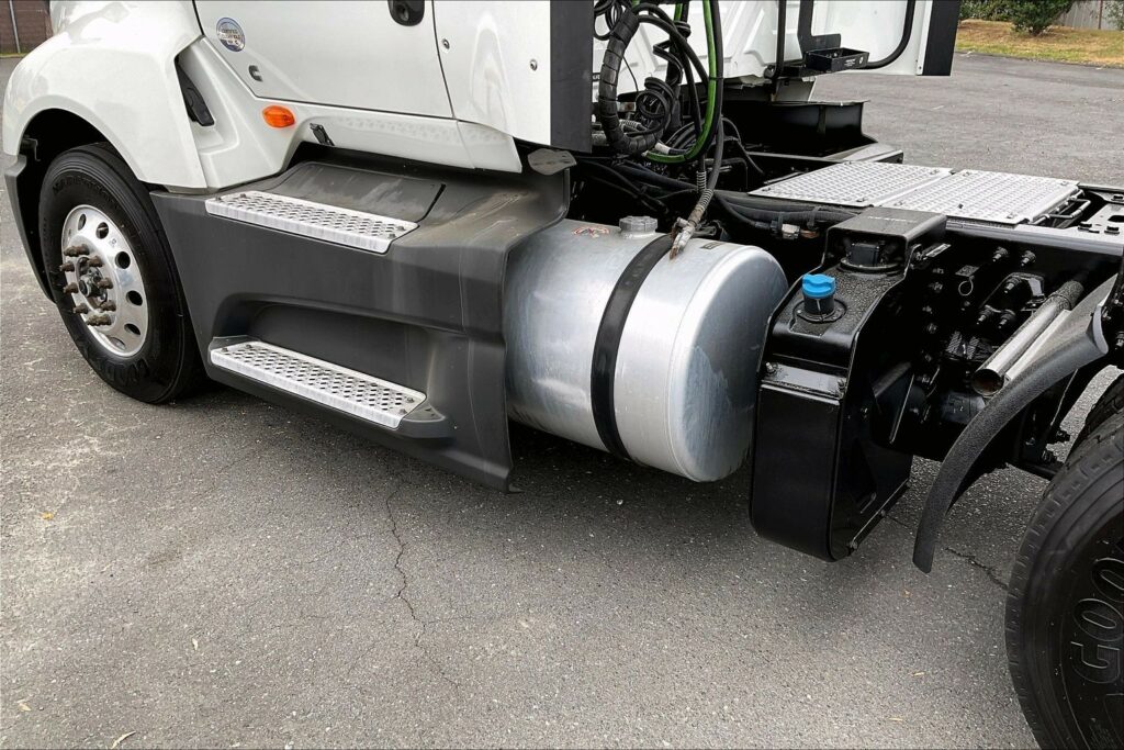 2021 CUM LT625 6×4 Day Cab