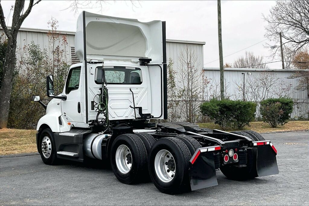 2021 CUM LT625 6×4 Day Cab