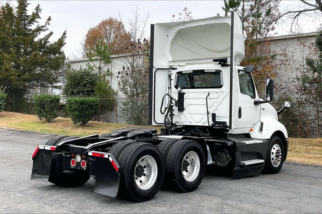 2021 CUM LT625 6×4 Day Cab