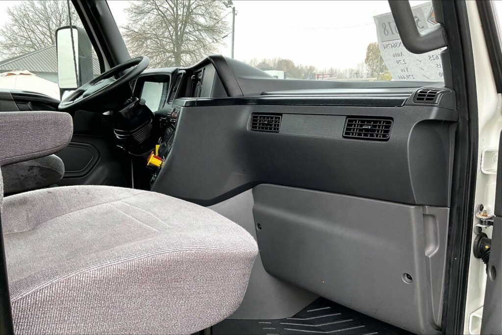 2021 CUM LT625 6×4 Day Cab