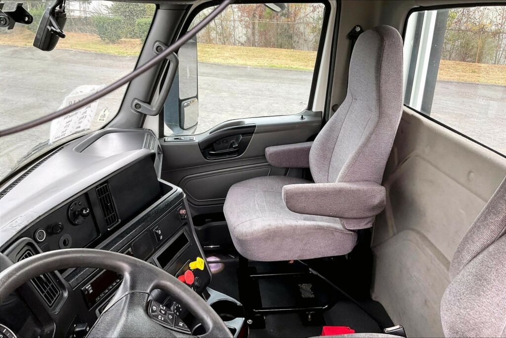 2021 CUM LT625 6×4 Day Cab