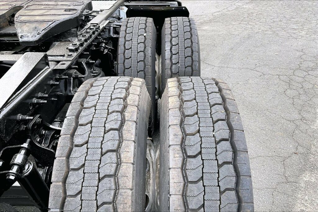 2021 CUM LT625 6×4 Day Cab