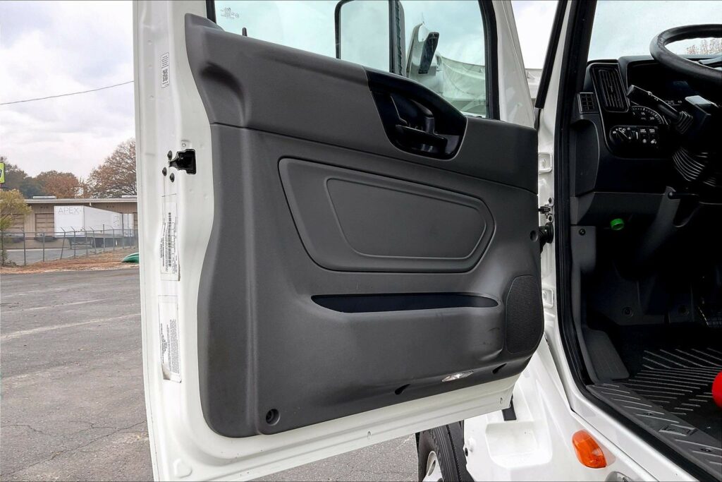 2021 CUM LT625 6×4 Day Cab