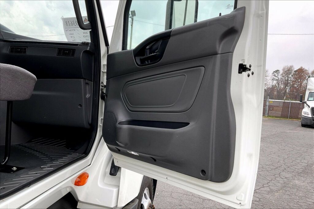 2021 CUM LT625 6×4 Day Cab