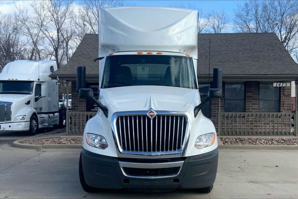 2021 CUM LT625 6×4 Day Cab