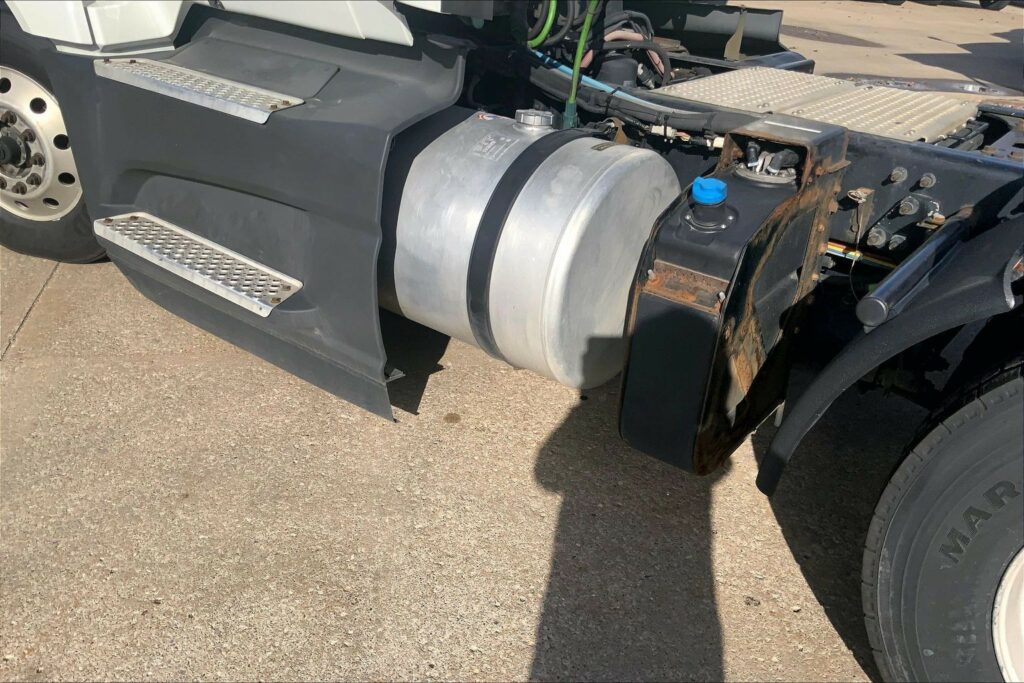 2021 CUM LT625 6×4 Day Cab