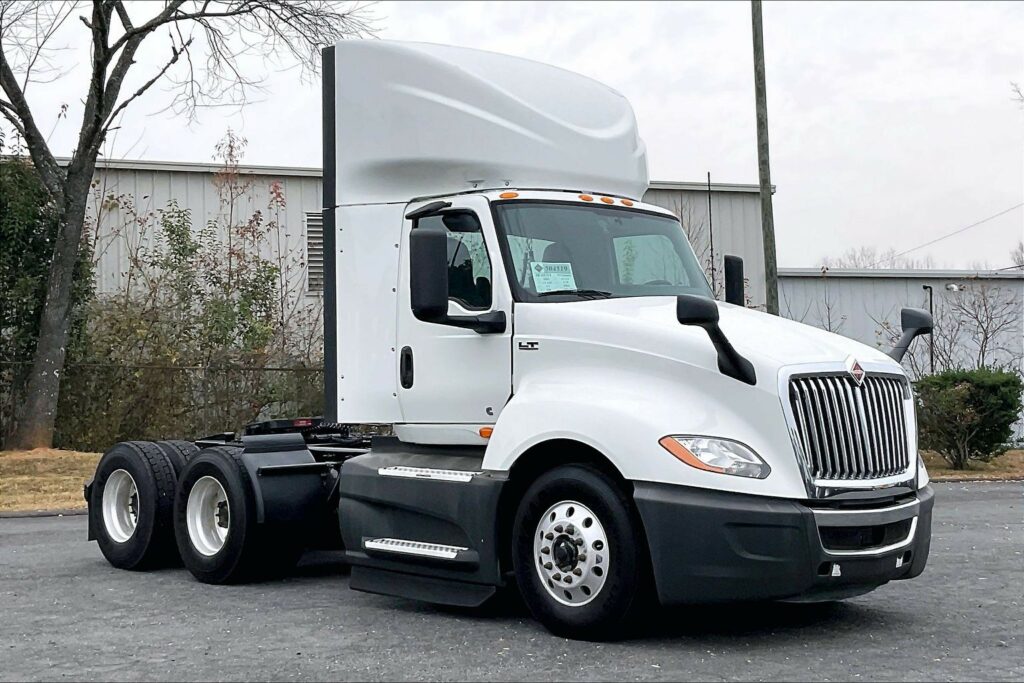2021 CUM LT625 6×4 Day Cab