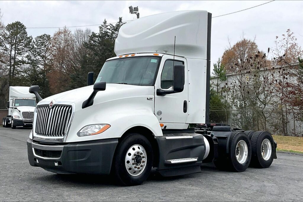 2021 CUM LT625 6×4 Day Cab