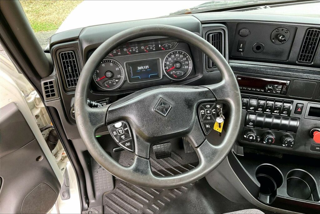 2021 CUM LT625 6×4 Day Cab