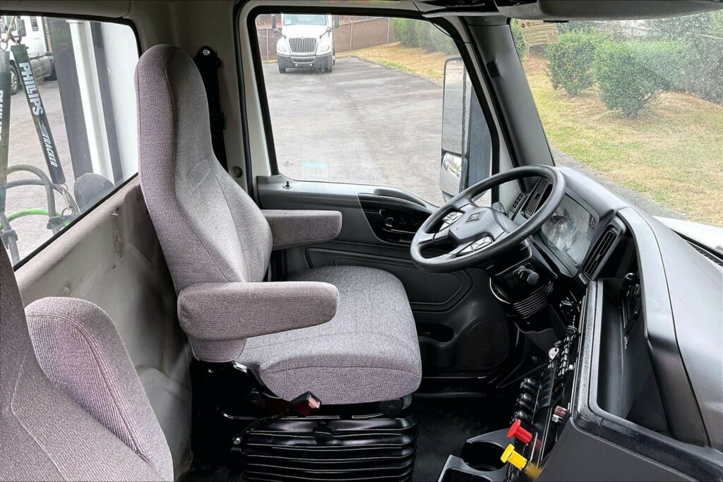 2021 CUM LT625 6×4 Day Cab