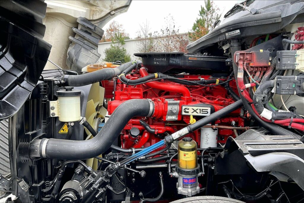 2021 CUM LT625 6×4 Day Cab