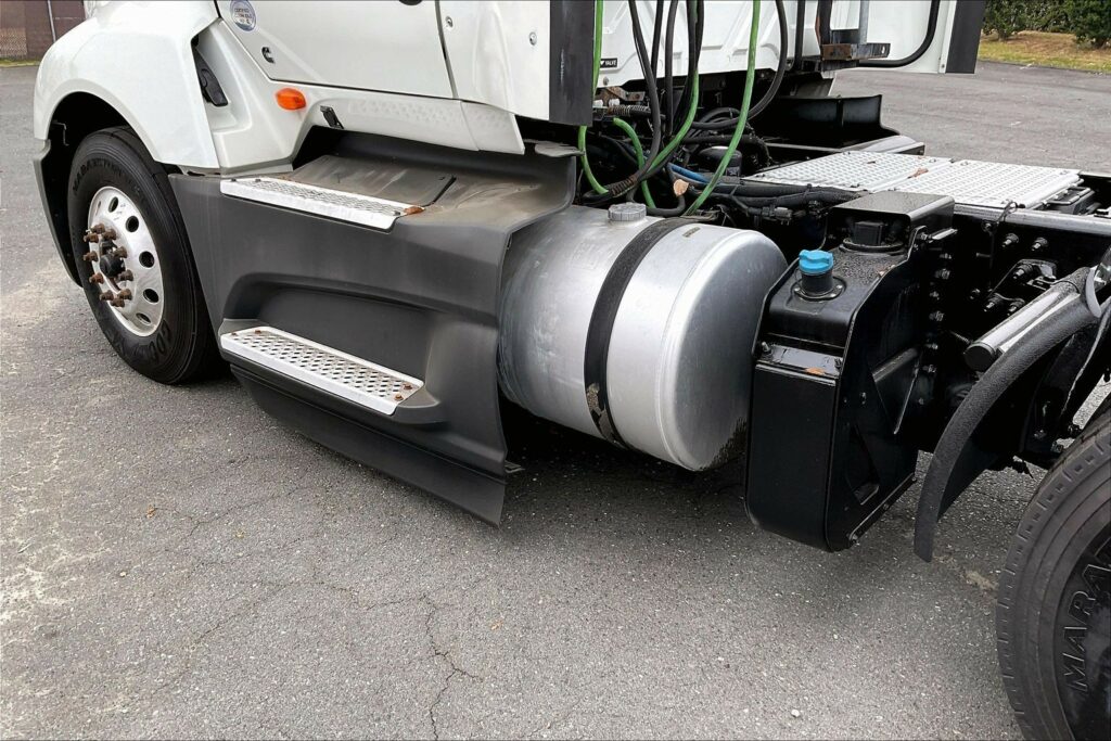 2021 CUM LT625 6×4 Day Cab