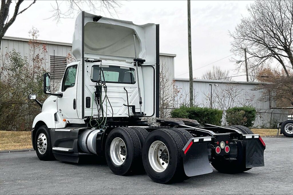 2021 CUM LT625 6×4 Day Cab