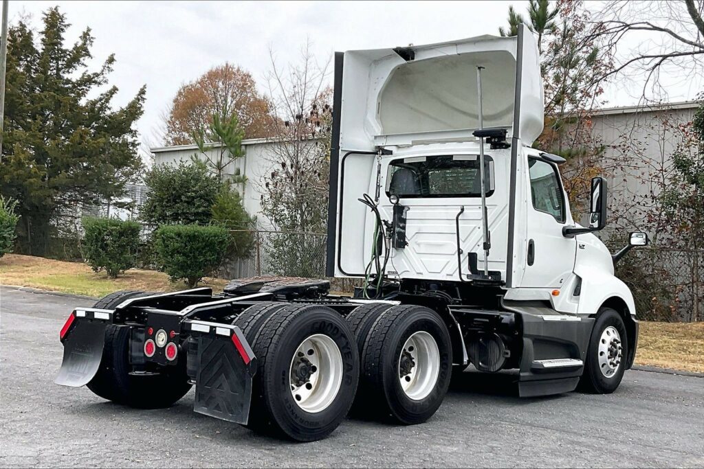 2021 CUM LT625 6×4 Day Cab