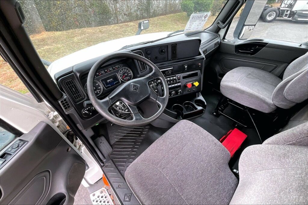 2021 CUM LT625 6×4 Day Cab
