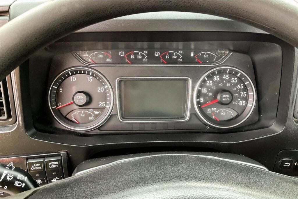 2021 CUM LT625 6×4 Day Cab