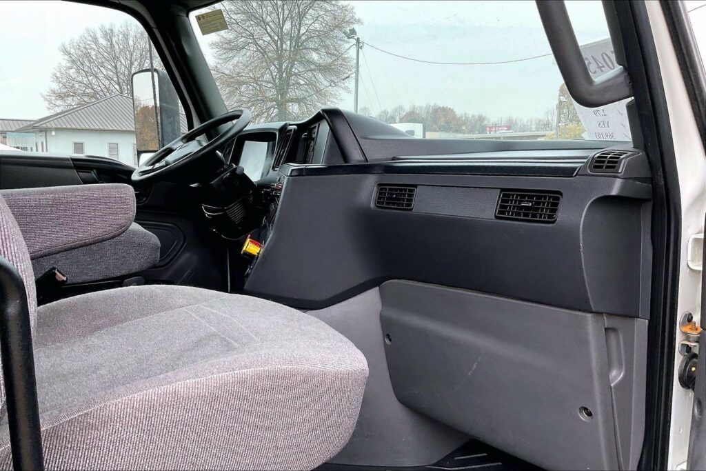 2021 CUM LT625 6×4 Day Cab