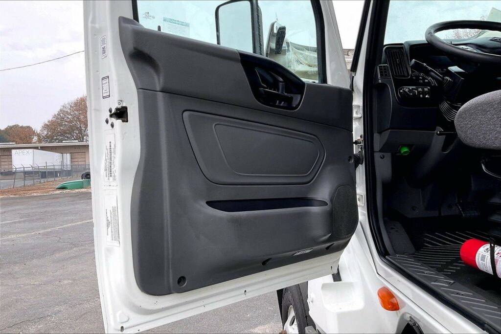 2021 CUM LT625 6×4 Day Cab