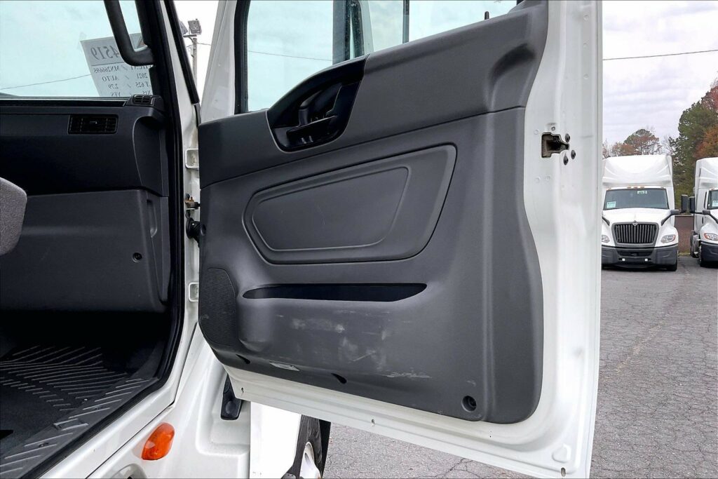 2021 CUM LT625 6×4 Day Cab