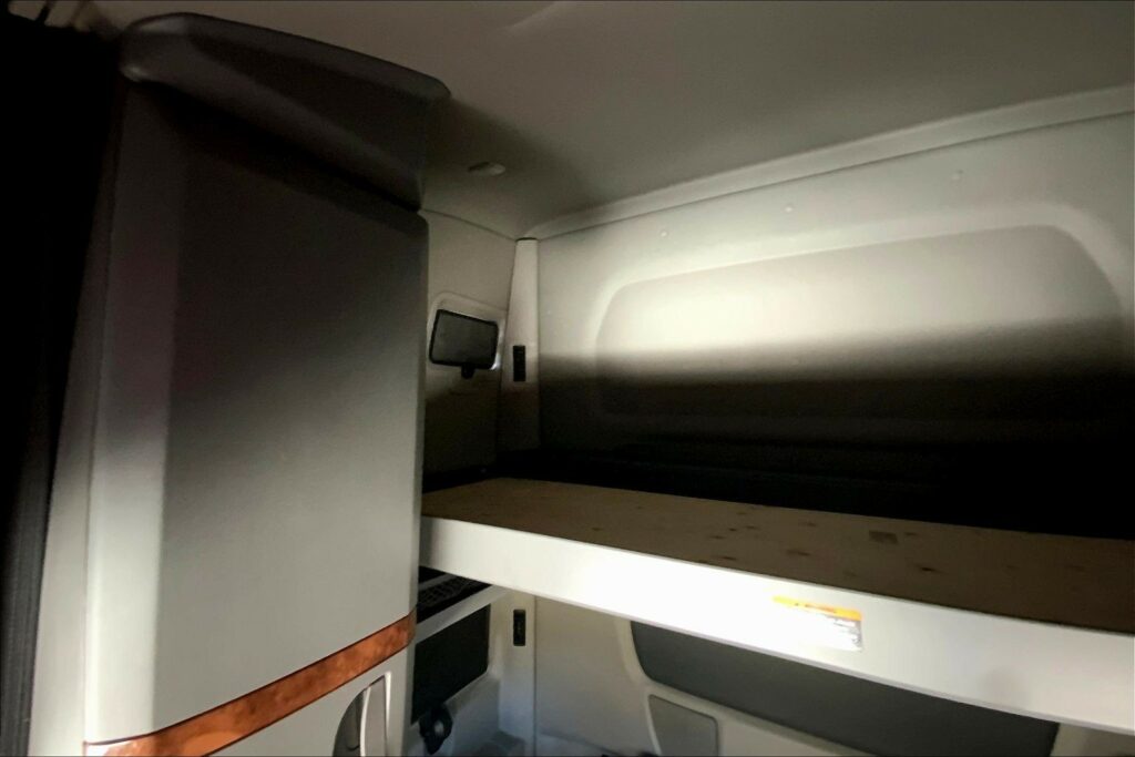 2021 CUM LT625 6×4 Sleeper