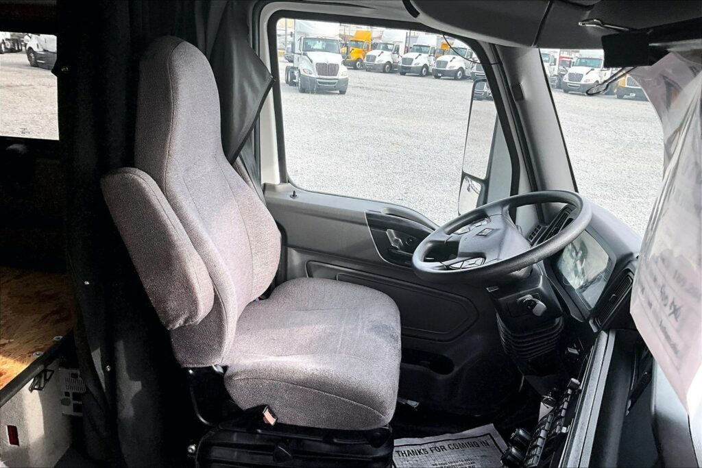 2022 INT LT625 6×4 Sleeper