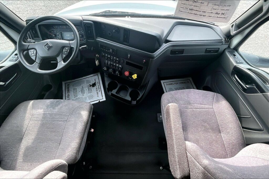 2022 INT LT625 6×4 Sleeper