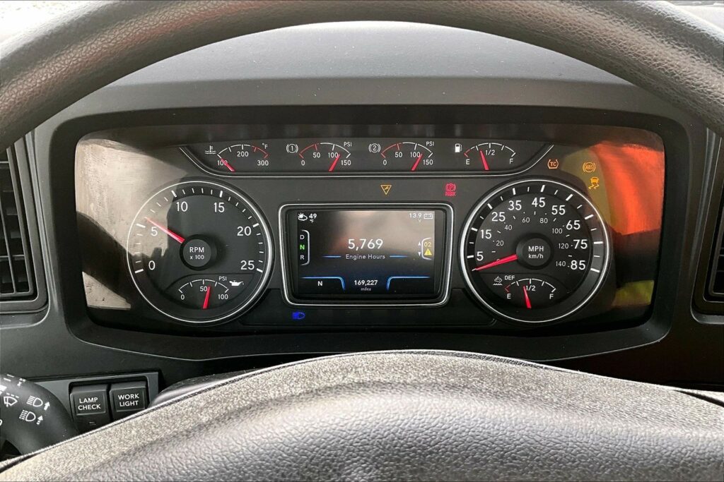 2022 INT LT625 6×4 Sleeper