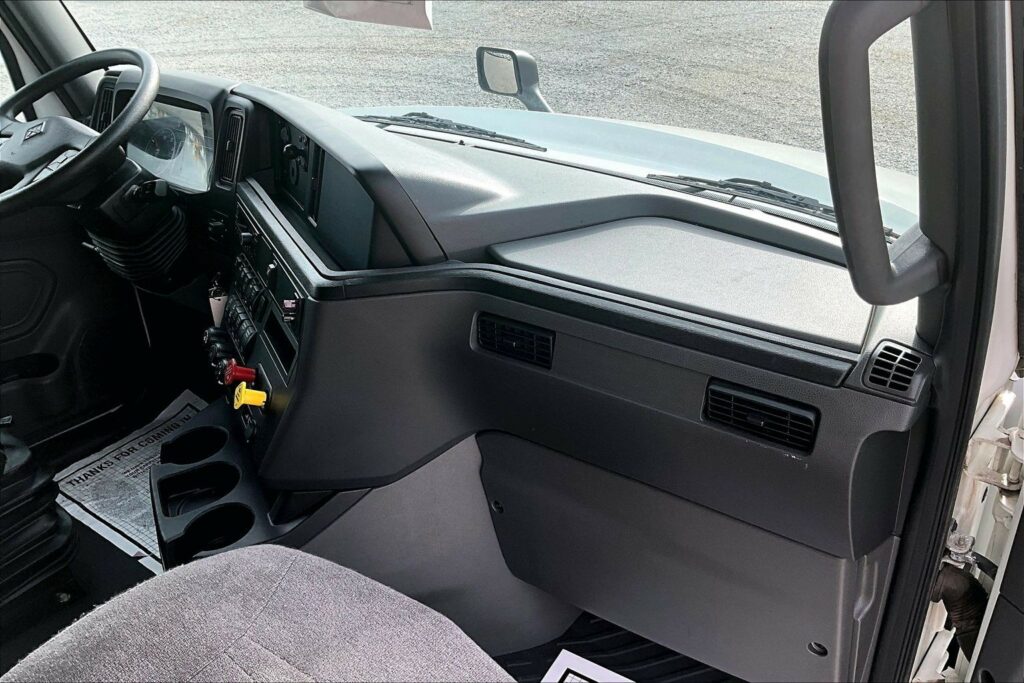 2022 INT LT625 6×4 Sleeper