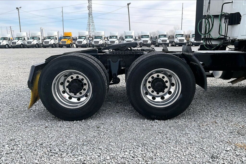 2022 INT LT625 6×4 Sleeper