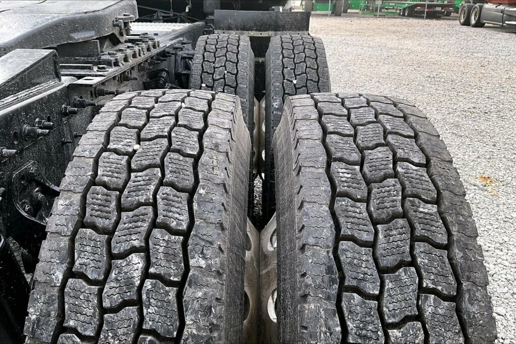 2022 INT LT625 6×4 Sleeper