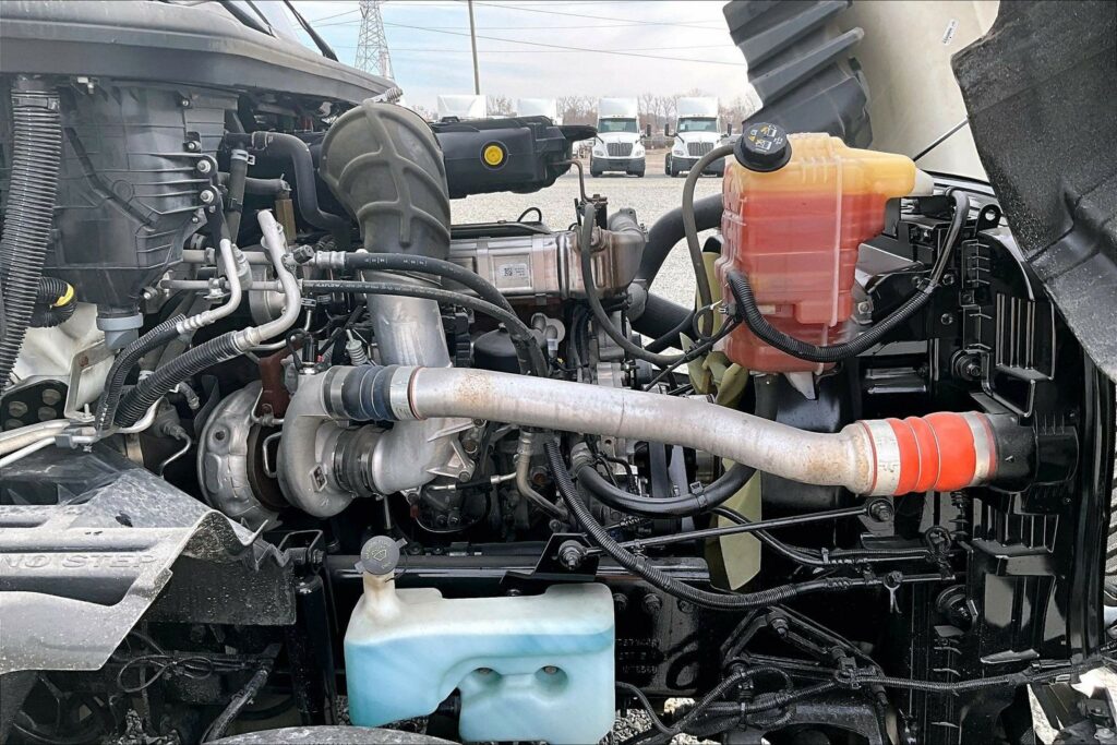 2022 INT LT625 6×4 Sleeper