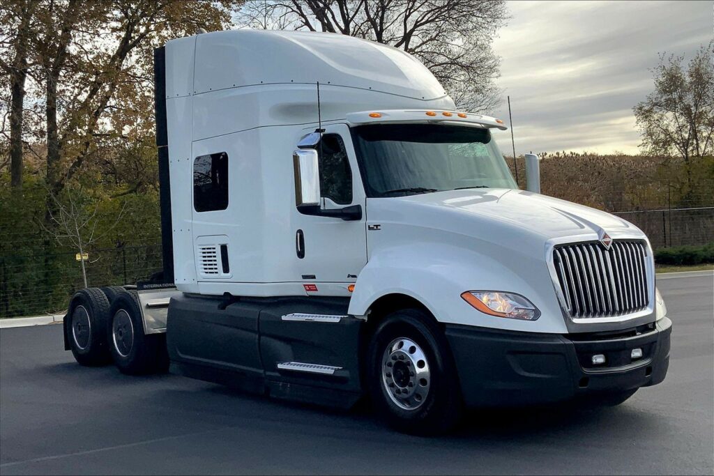 2022 INT LT625 6×4 Sleeper