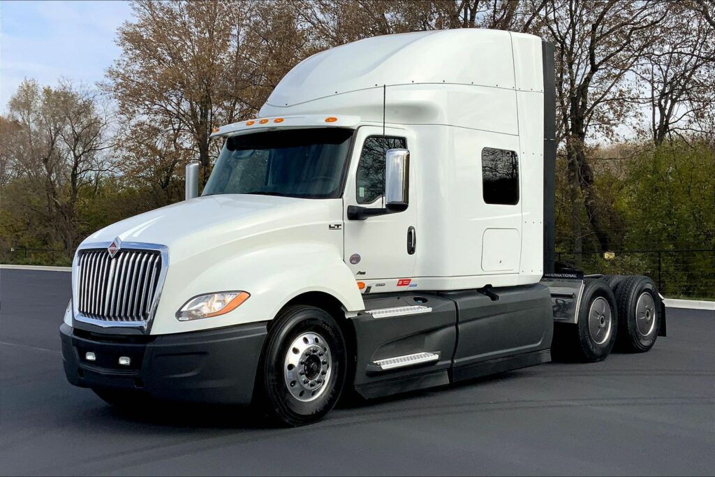 2022 INT LT625 6×4 Sleeper