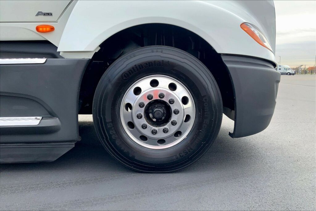 2022 INT LT625 6×4 Sleeper