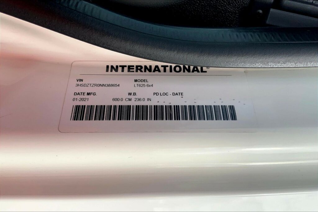 2022 INT LT625 6×4 Sleeper