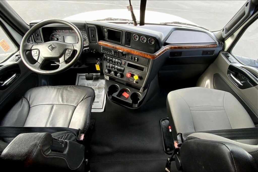 2022 INT LT625 6×4 Sleeper