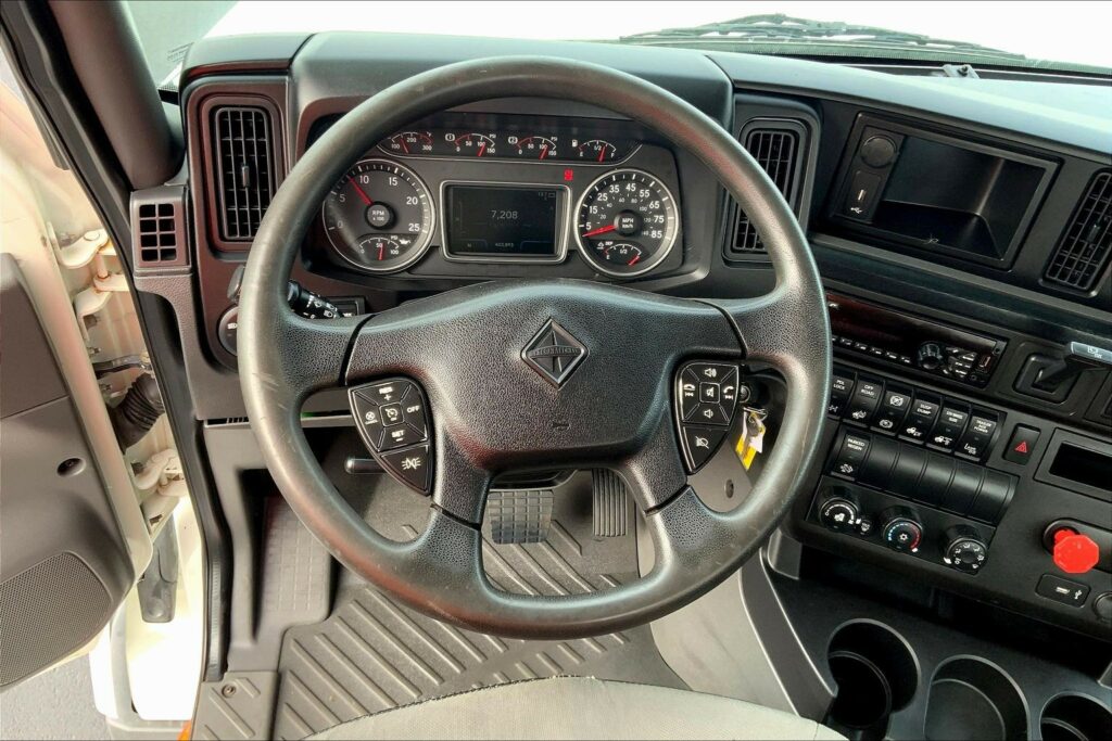 2019 INT LT625 6×4 Day Cab