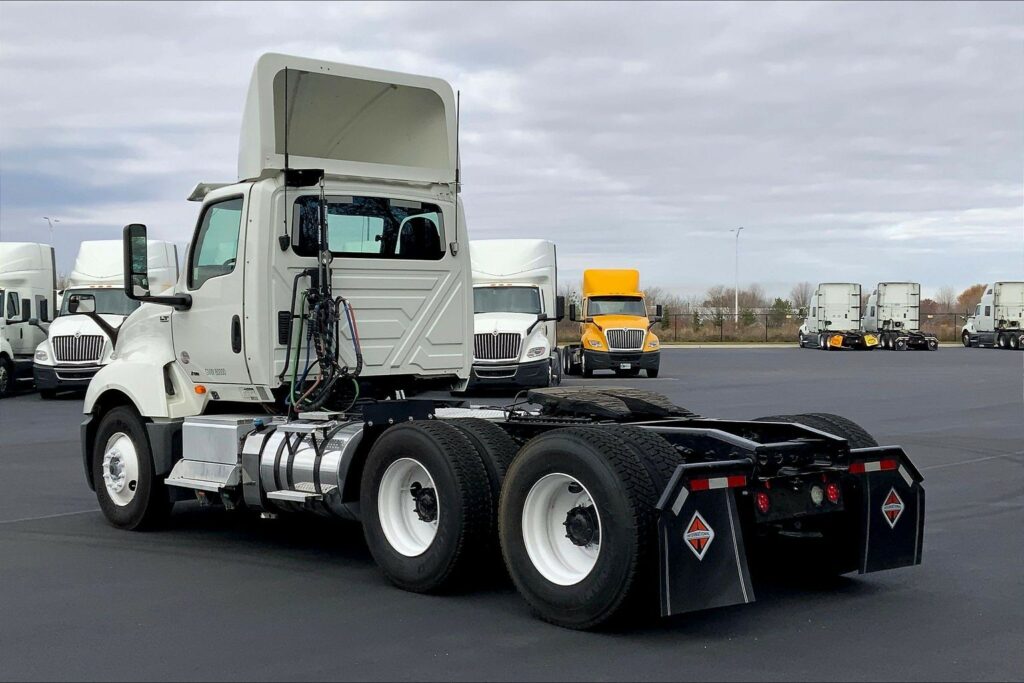 2019 INT LT625 6×4 Day Cab