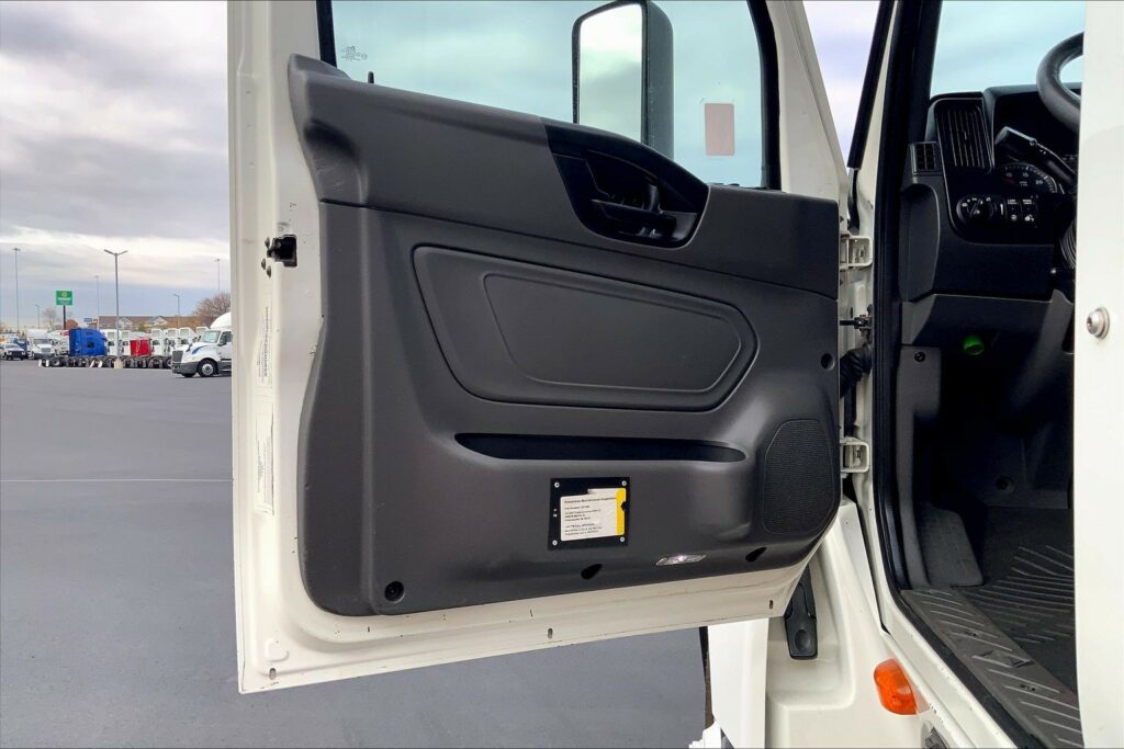 2019 INT LT625 6×4 Day Cab