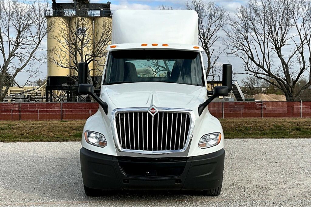 2019 INT LT625 6×4 Day Cab